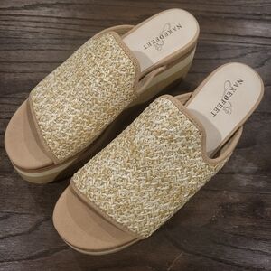 Naked Feet Flocci in Beige Wedges(No Box)